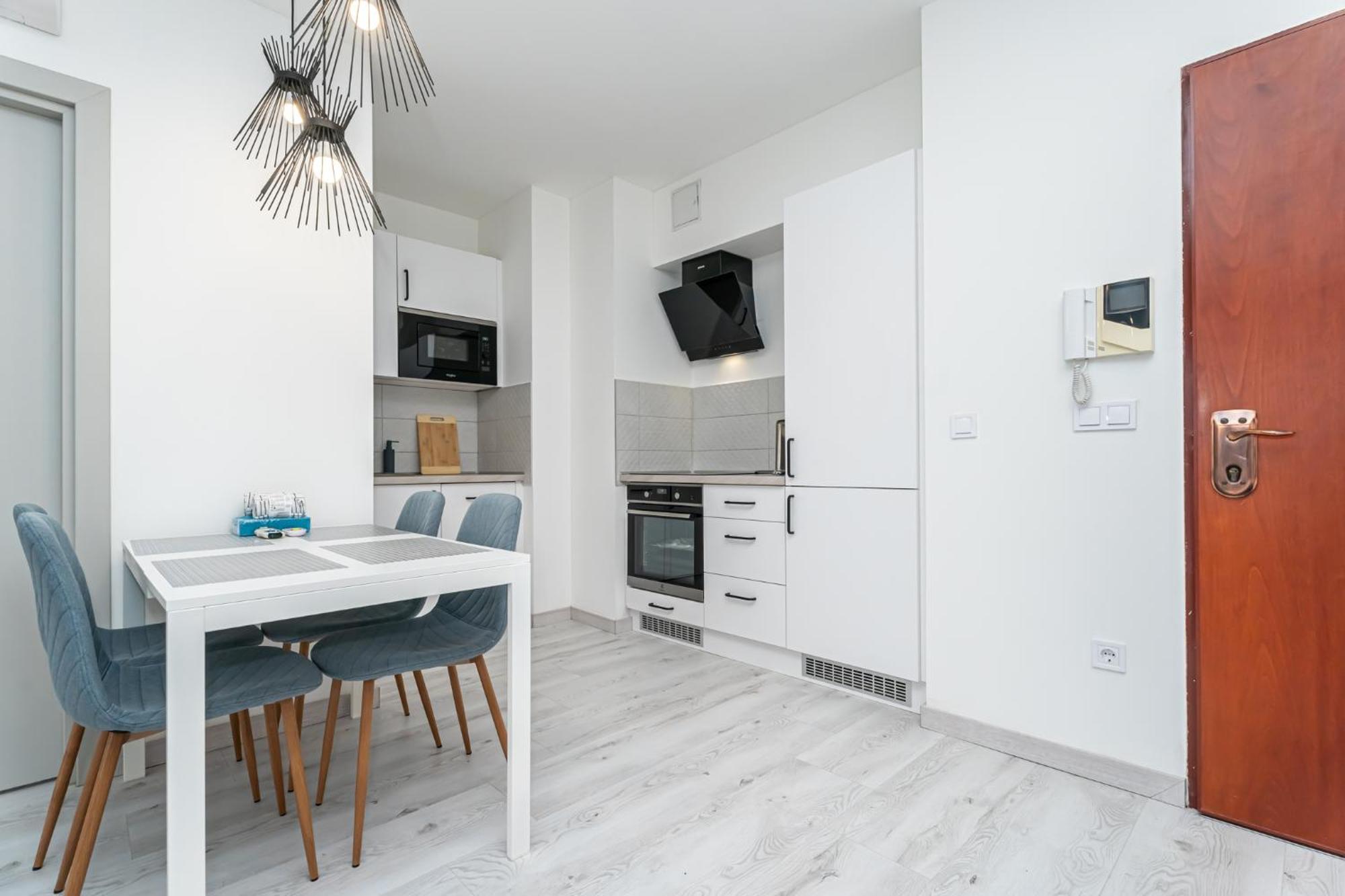 Apartment Luxy Hollo Gozsdu Court *